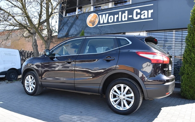 Nissan Qashqai cena 62999 przebieg: 106222, rok produkcji 2016 z Giżycko małe 742